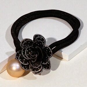 Floral Pearl Evening Necklace – Elegant Rose Choker Jewelry